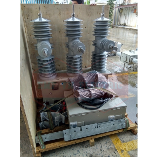 Recloser 27kV 800A 16kA/3s - Hiệu Joongwon