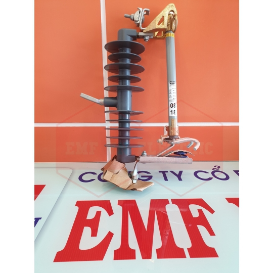 Cầu chì tự rơi FCO 27kV 200A Polymer dòng rò 600mm - Ab Chance Hubble