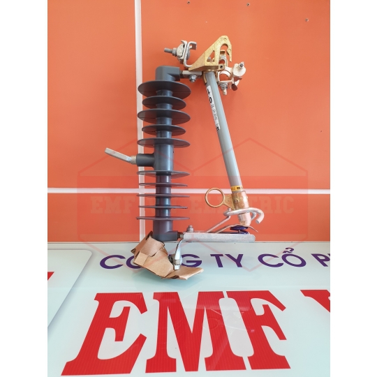 Cầu chì tự rơi FCO 27kV 200A Polymer dòng rò 600mm - Ab Chance Hubble